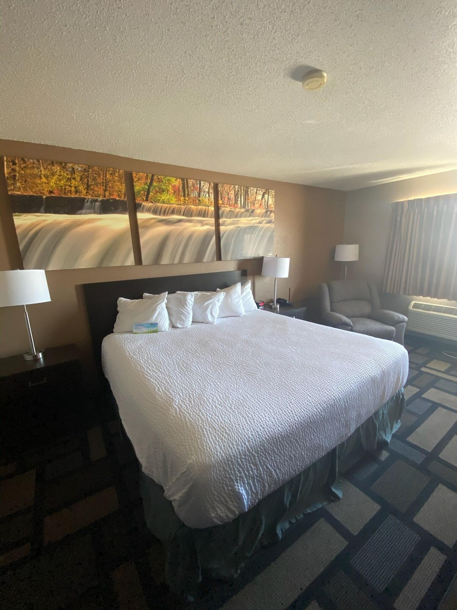 Days Inn By Wyndham Watertown Buitenkant foto