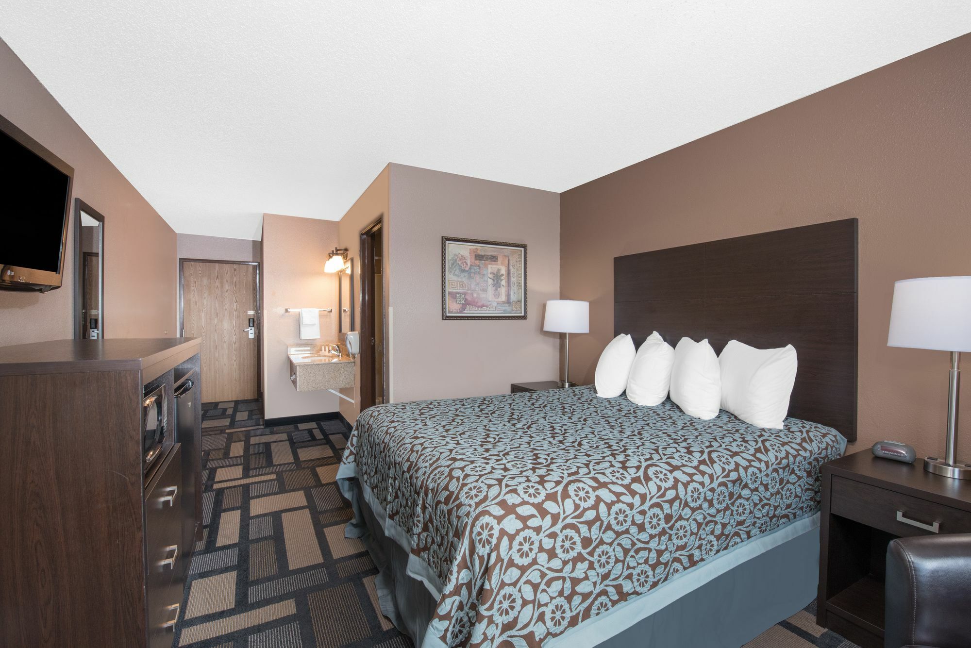 Days Inn By Wyndham Watertown Buitenkant foto